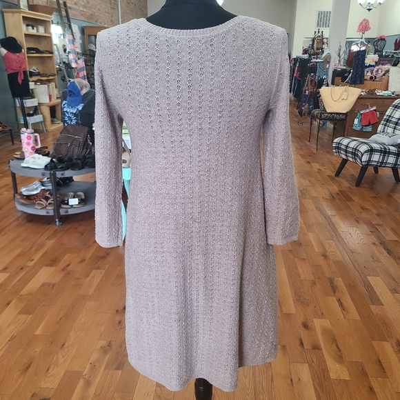 AE Neutral Knit Dress Size Medium - Picture 4 of 7